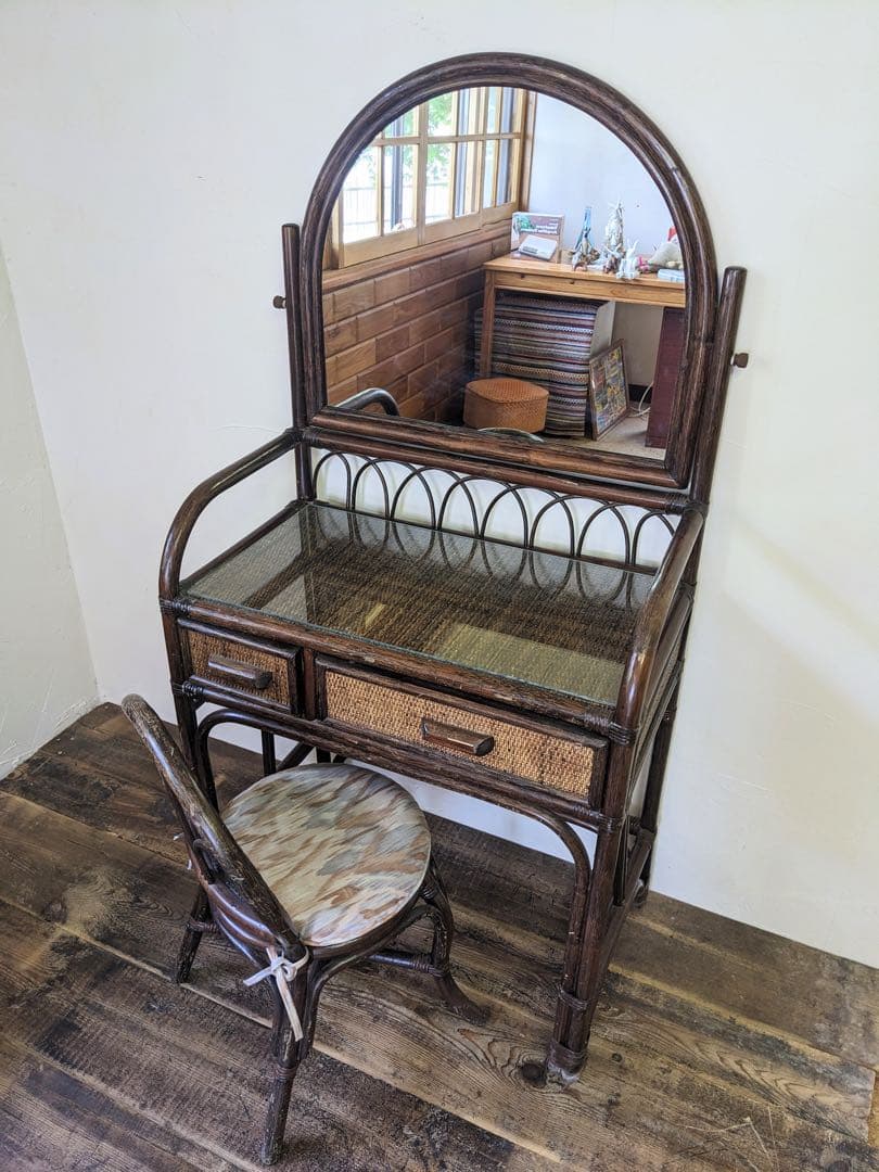 ダークブラウンの総ラタンドレッサー 鏡台 籐家具