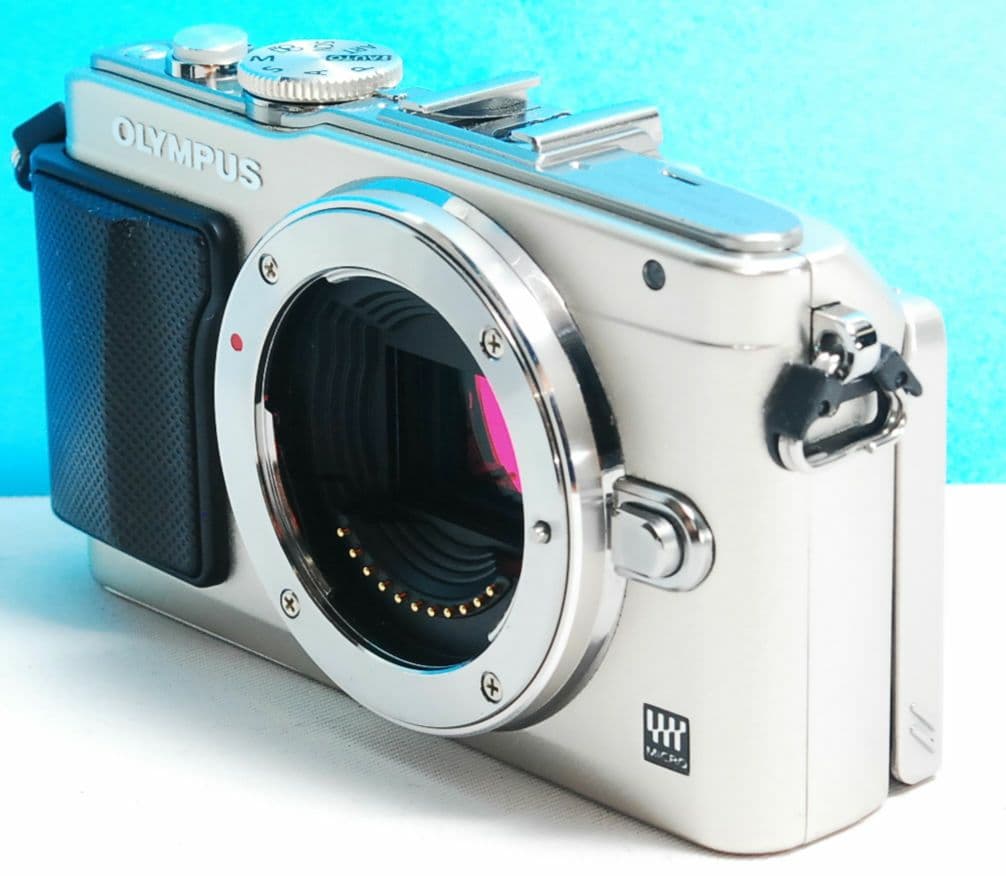 OLYMPUS E PL5 シルバー　ボディ　送料無料