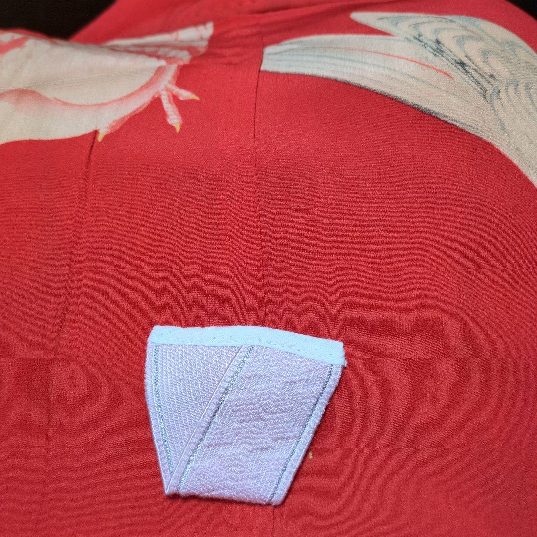 ぽ*ょ様 超珍品　正絹　超珍品極細縮緬　 赤地可愛い鳩沢山　長襦袢