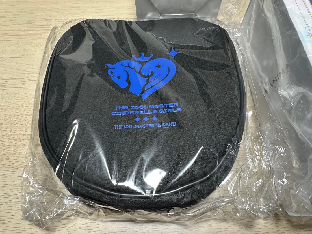 アイドルマスター ボイス入り ワイヤレスヘッドホン AOW03 スタンド ポーチ