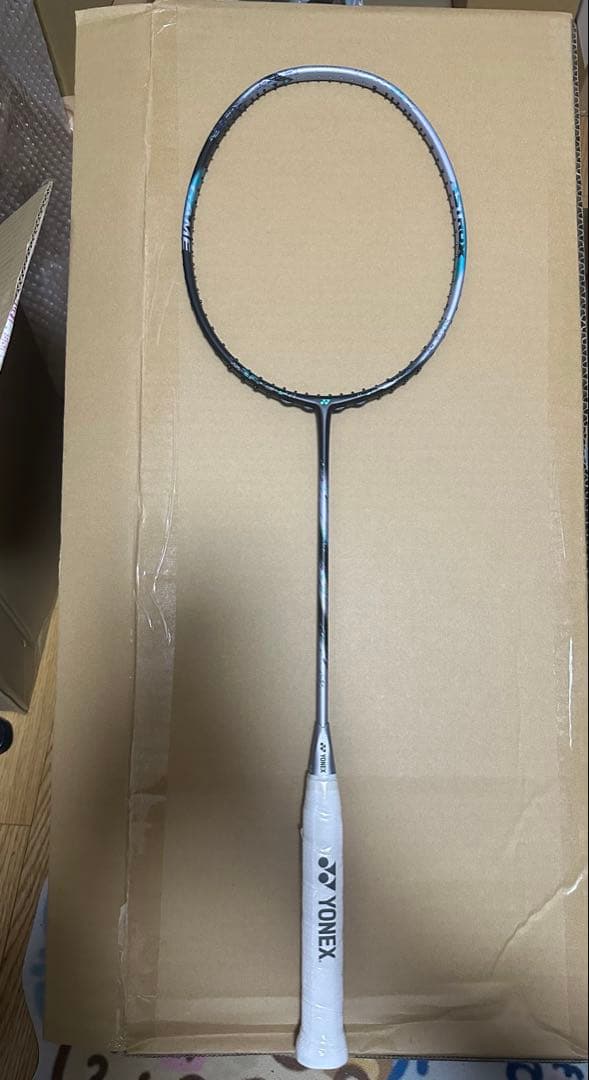 ヨネックスリパドaントン一ムプラックシルバ一4U6 3AXB8DQロク88D