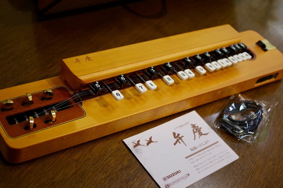 スズキ 高級電気大正琴「弁慶」（極上美品）