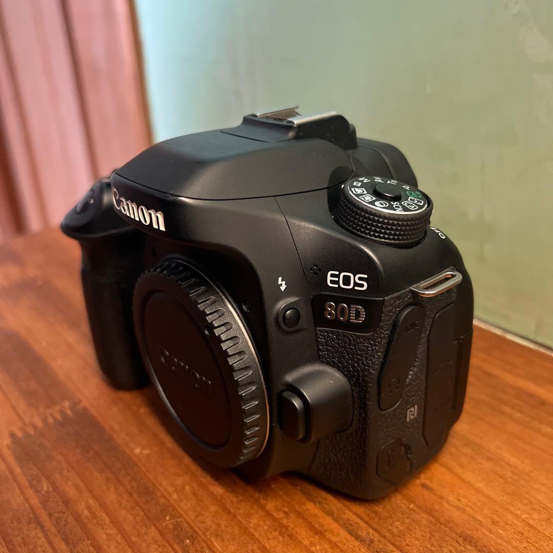 Canon EOS 80Dデジタル一眼レフカメラ・標準ズームレンズ＆単焦点レンズ