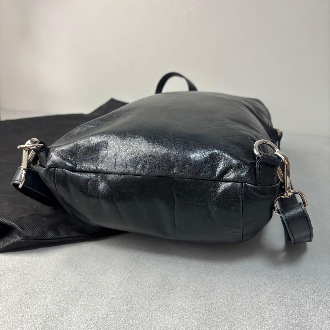 美品✨m0851 リュック レザー ロゴ型押し 本革 バックパック