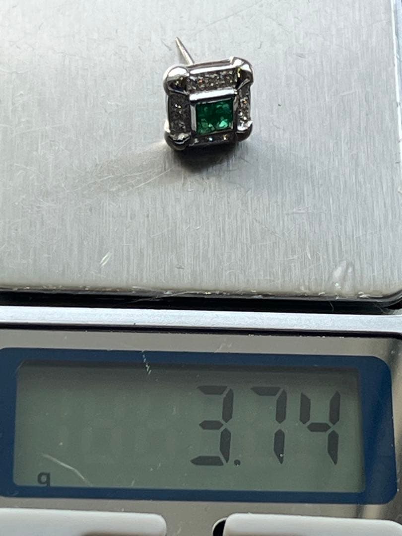 Pt850 天然エメラルド タイタック 鑑別書付