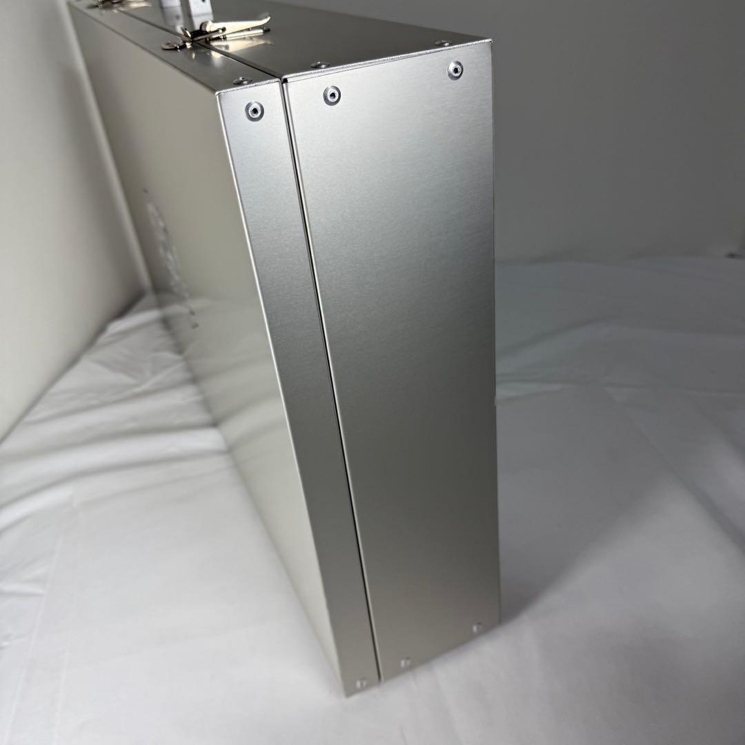 ソウメイ　アタッシュケース　ル セクストゥール　レッド　ブラック　シルバー