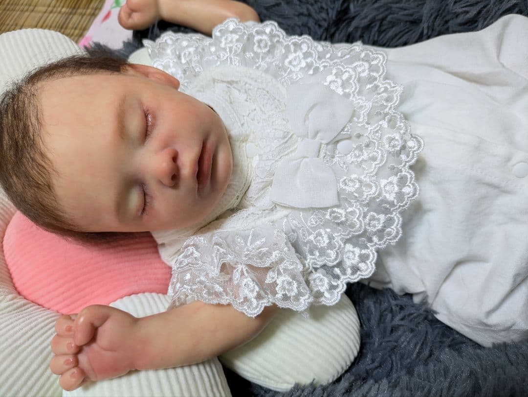 ねんねリボーンドール