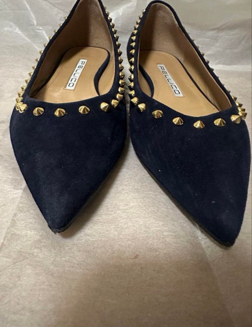 PELLICO スタッズ付きネイビーフラットシューズ