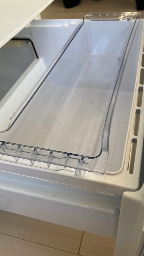 272L　2022年製　3ドア冷蔵庫　ホワイト　AQR-SV27M