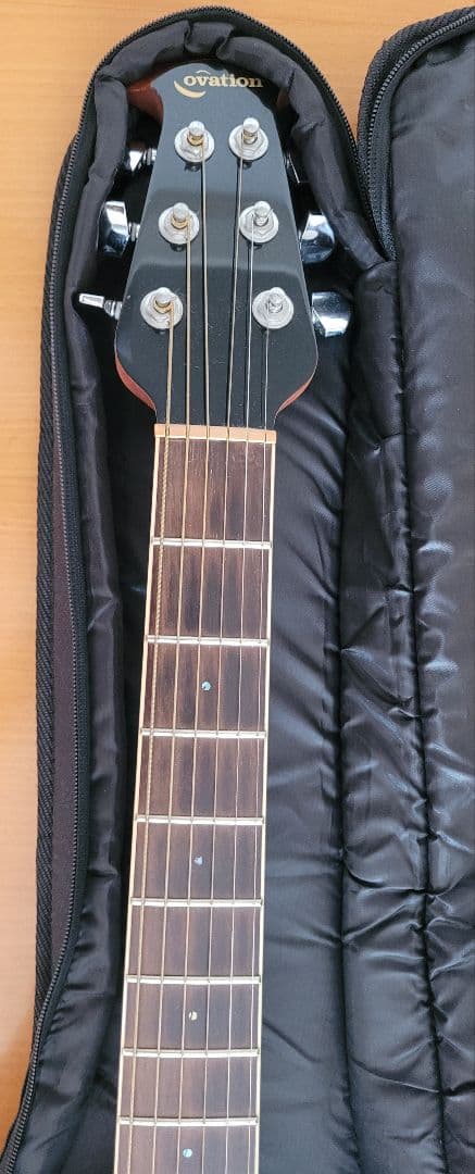 オベーションのエレアコギター CELEBRITY CC-44