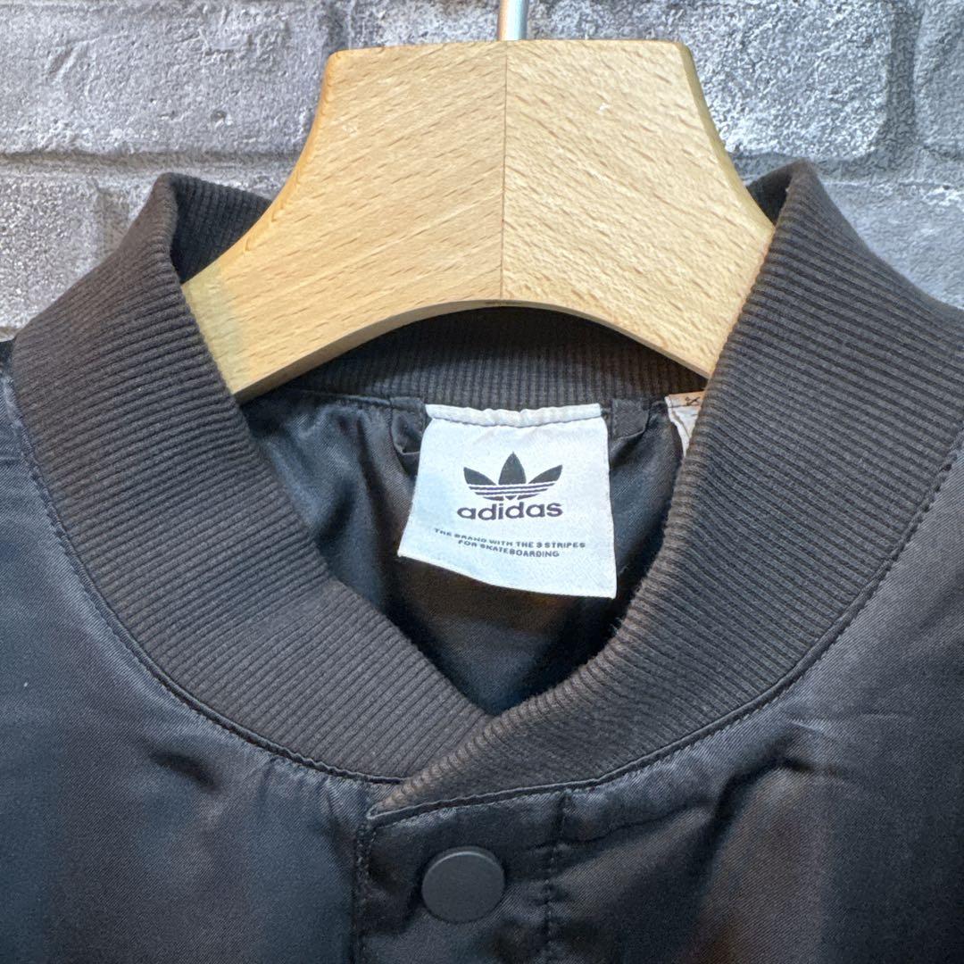 アディダス オリジナルス シュムーフォイル サテンボンバー 黒 L