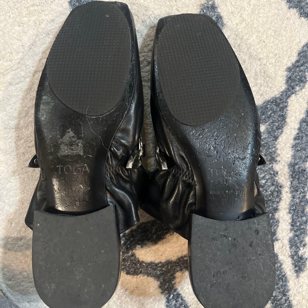 TOGA PULLA ブラックサンダル