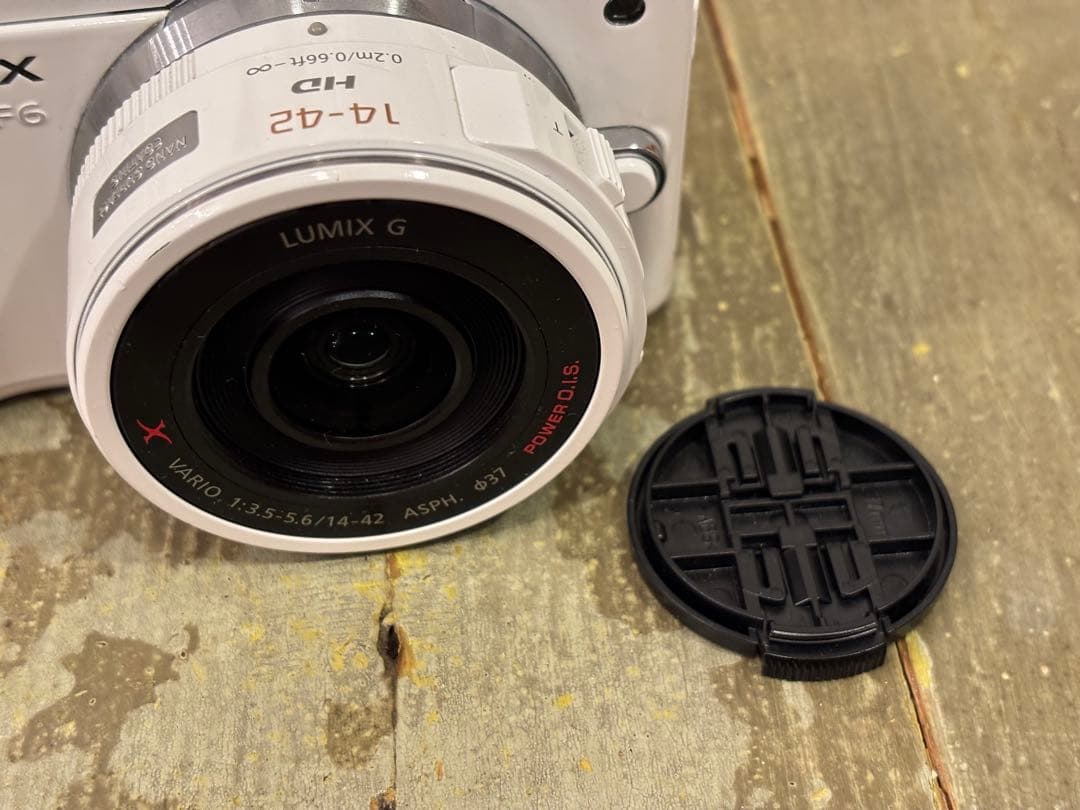Panasonic Lumix DMC-GF6 ホワイト 14-42mm 一眼