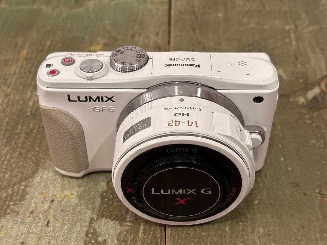 Panasonic Lumix DMC-GF6 ホワイト 14-42mm 一眼