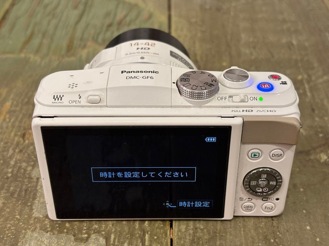 Panasonic Lumix DMC-GF6 ホワイト 14-42mm 一眼