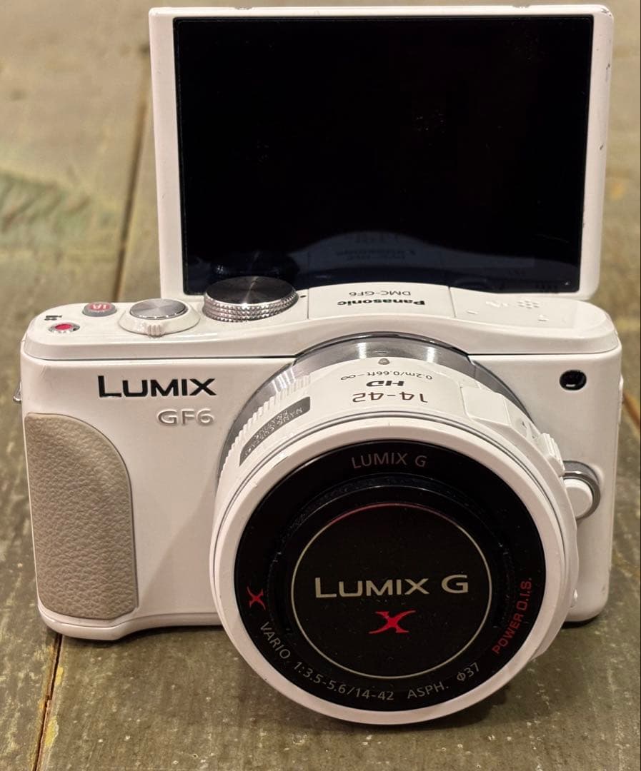 Panasonic Lumix DMC-GF6 ホワイト 14-42mm 一眼