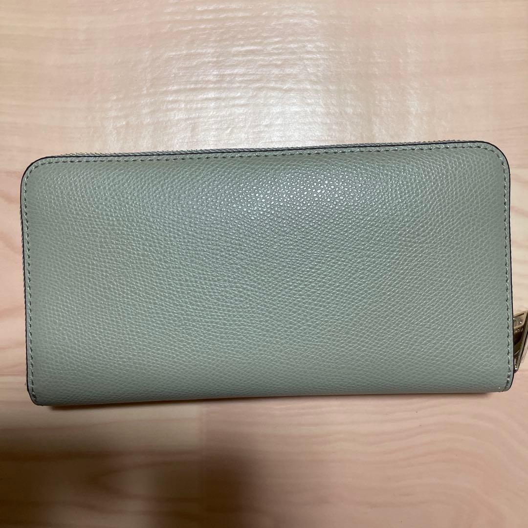 [新品未使用] FURLA カメリア XLラウンドファスナー長財布