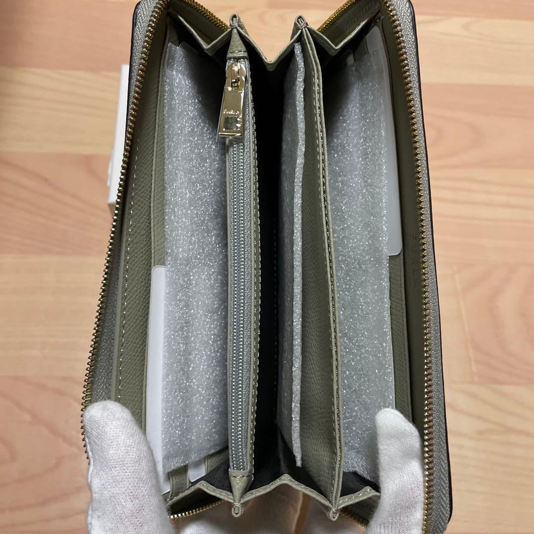 [新品未使用] FURLA カメリア XLラウンドファスナー長財布