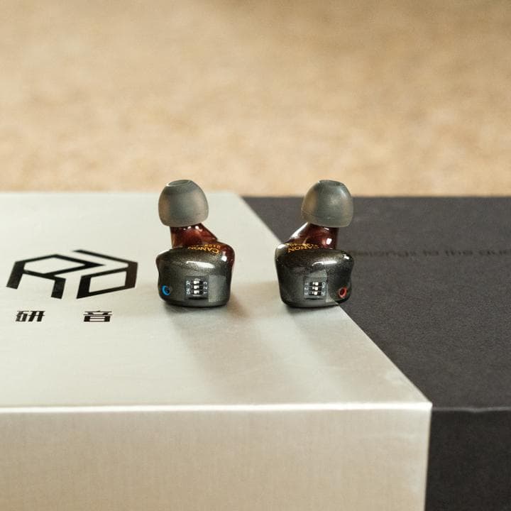 Yanyin Canon（4.4mmプラグ） イヤホン【付属品完備】