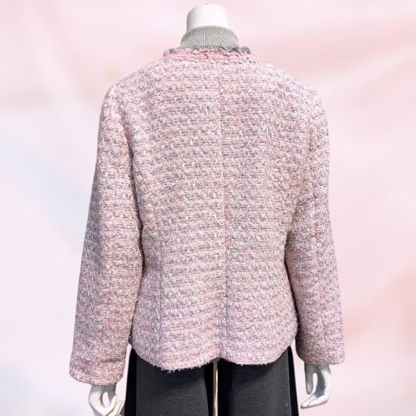 ピンク ツイード 丸首 ジャケット 長袖 花型 ブローチ付き スーパービューティ