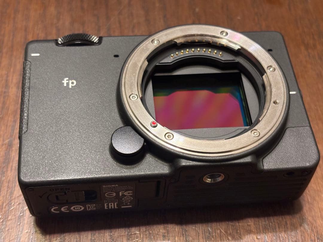 SIGMA fp ミラーレスカメラ