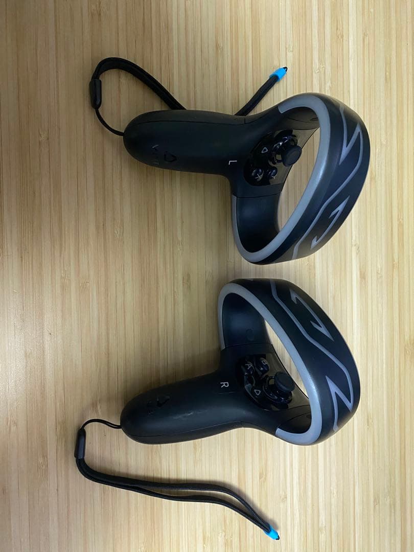 HTC VIVE COSMOS VRゴーグル