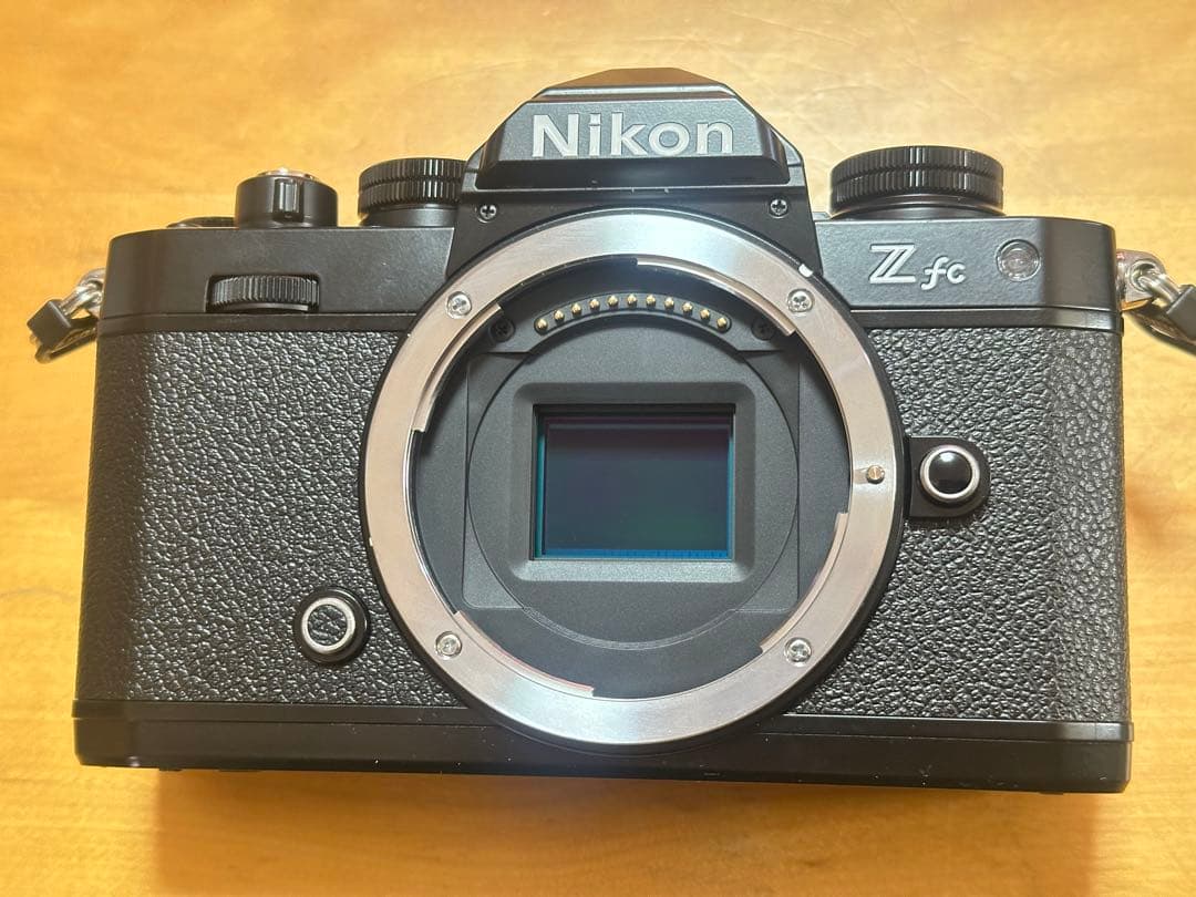 Nikon Zfc レンズキット 「撮影枚数111枚」とおまけ付き