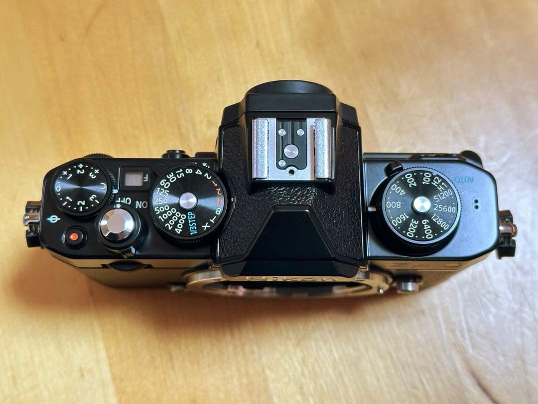 Nikon Zfc レンズキット 「撮影枚数111枚」とおまけ付き