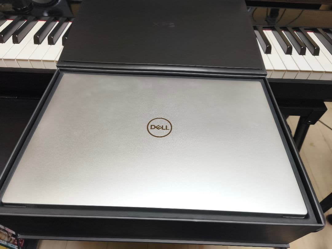 Dell XPS 15 ノートPC 32GB 2TB USキーボード
