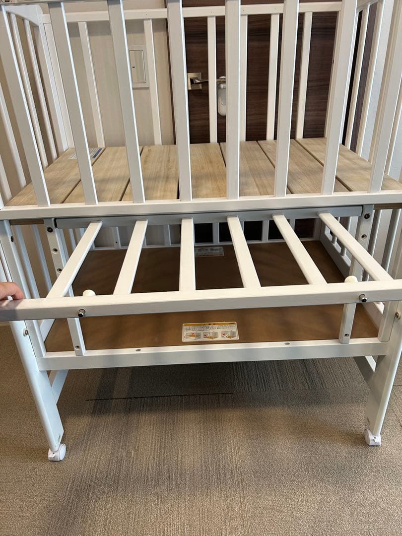 【送料込】カトージ　ベビーベッド　ハイタイプ　ミニ　ホワイト