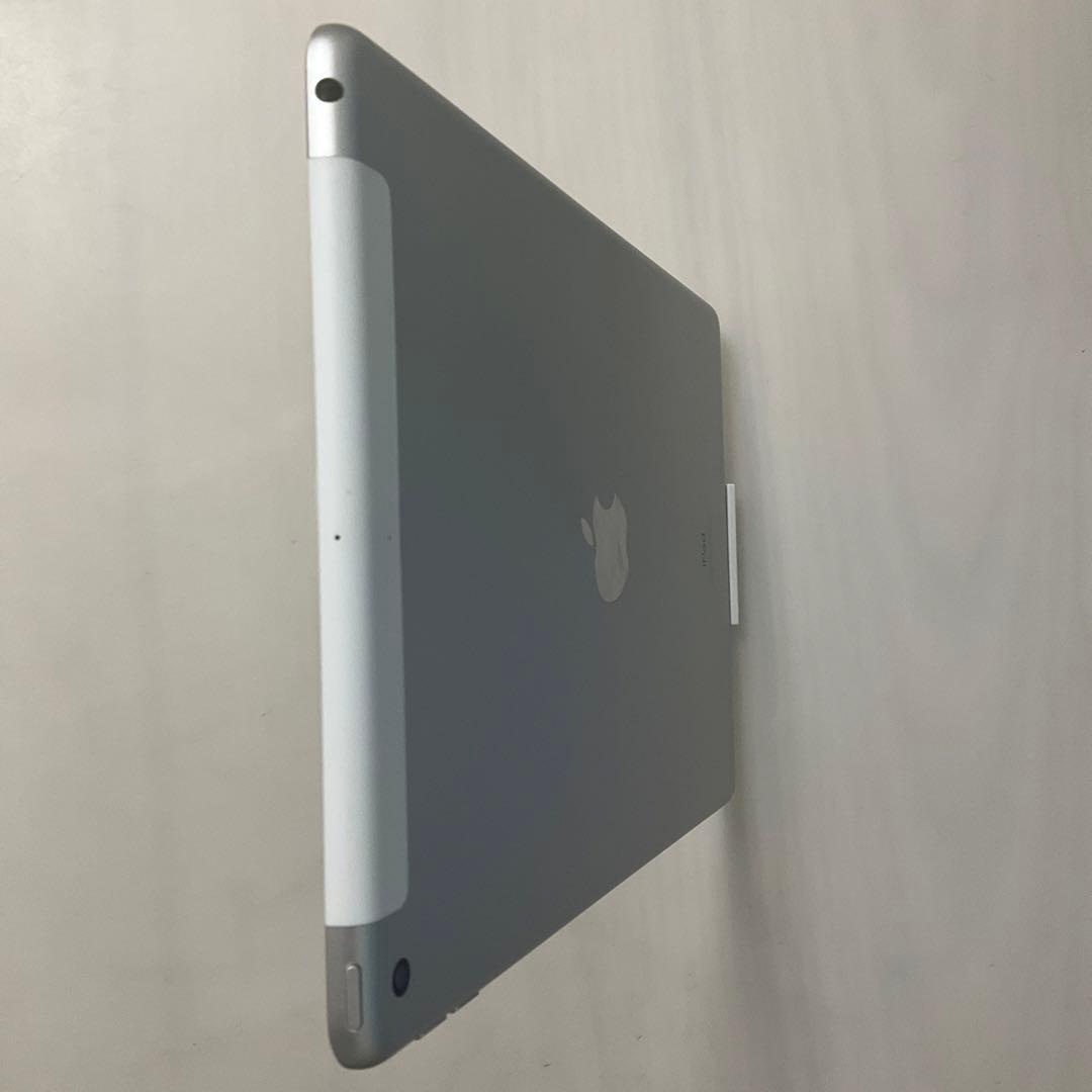 iPad 第8世代　32GB Wi-Fi➕cellular