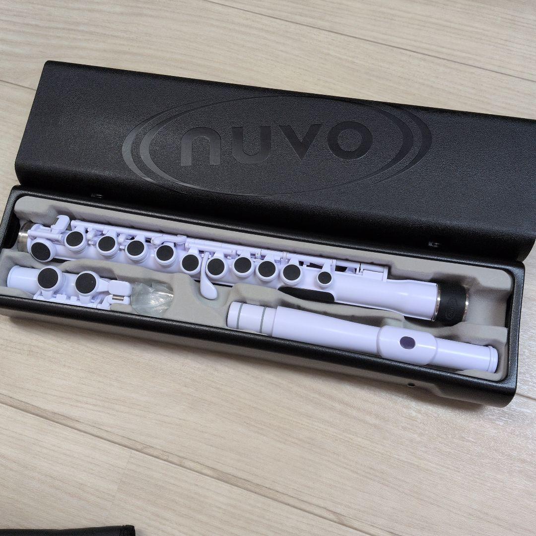 ホワイトNUVO STUDENT FLUTE 2.0 プラスチック フルート