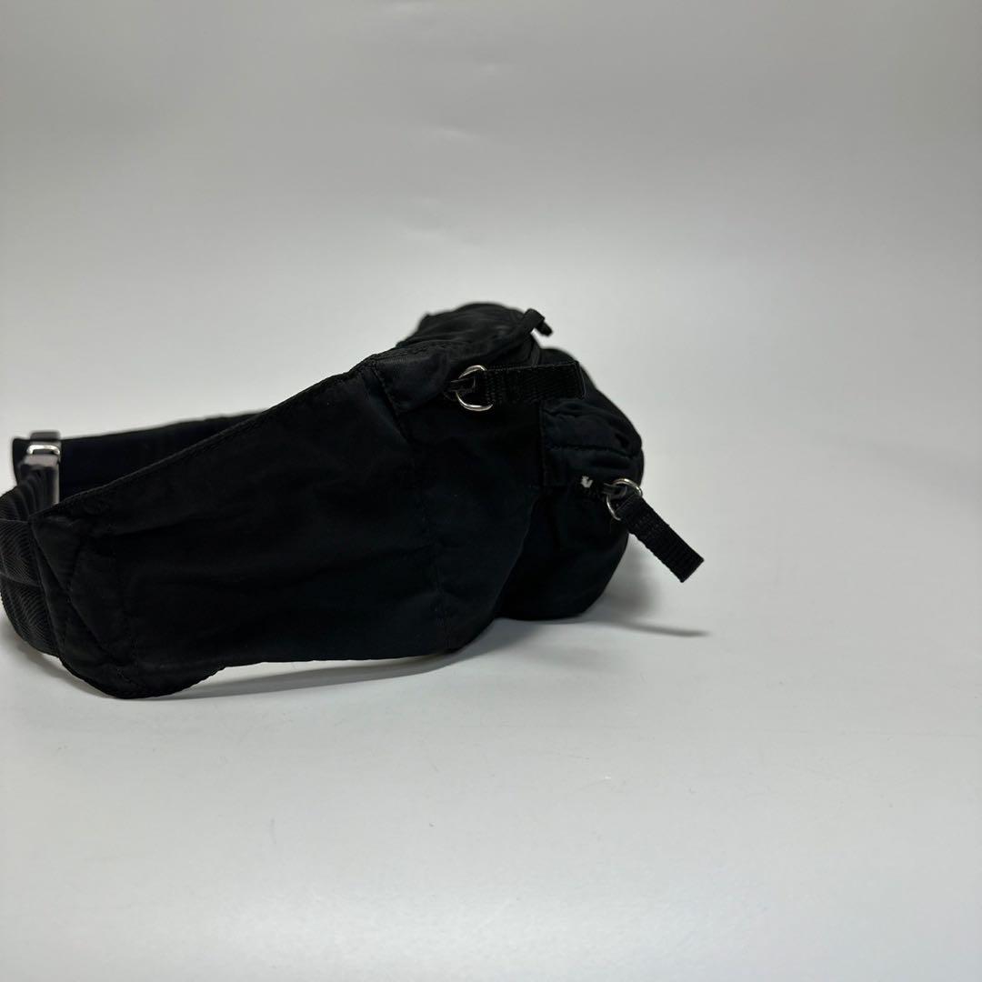 j77【極美品】プラダ　三角ロゴ　ナイロンブラック　ウエストポーチボディバッグ