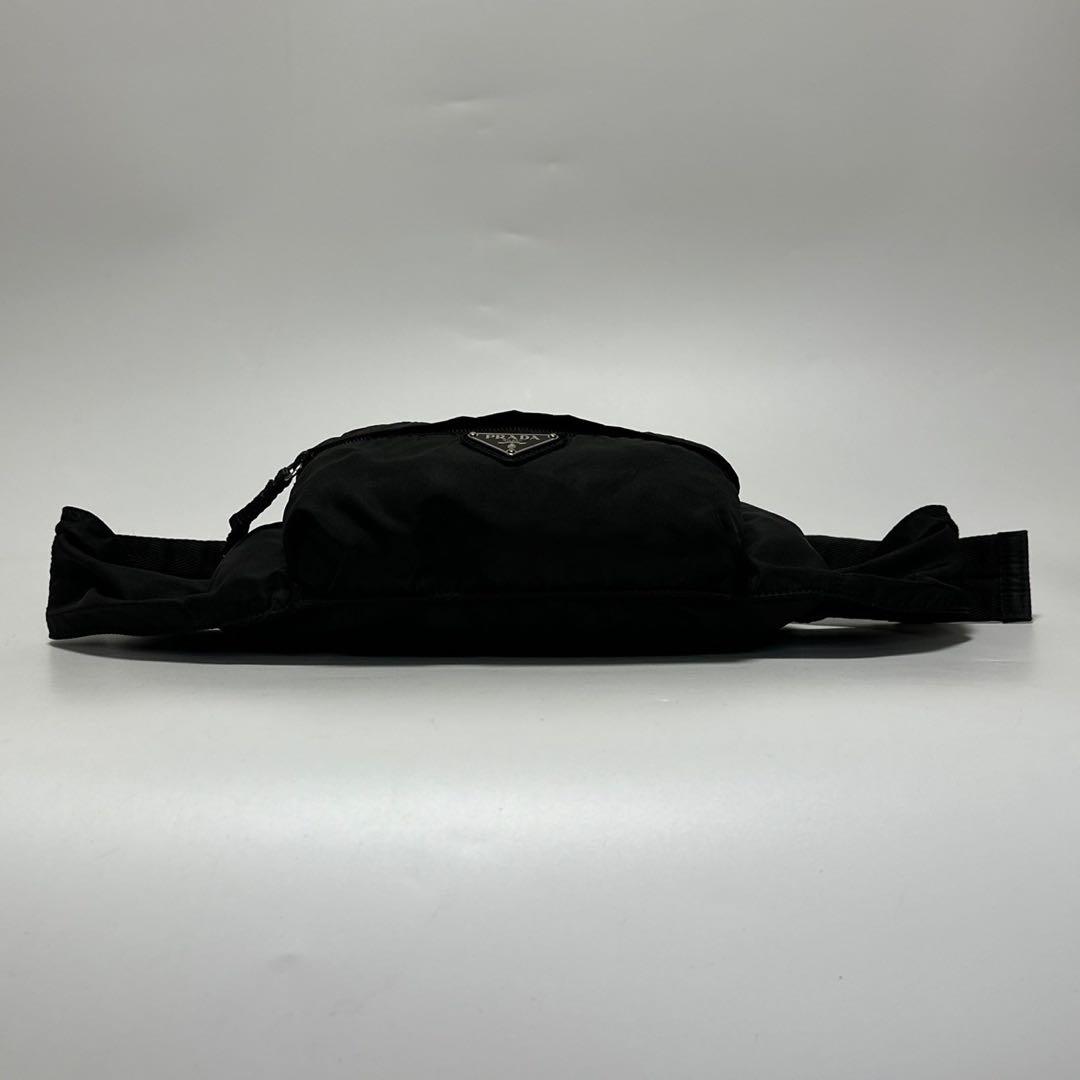 j77【極美品】プラダ　三角ロゴ　ナイロンブラック　ウエストポーチボディバッグ