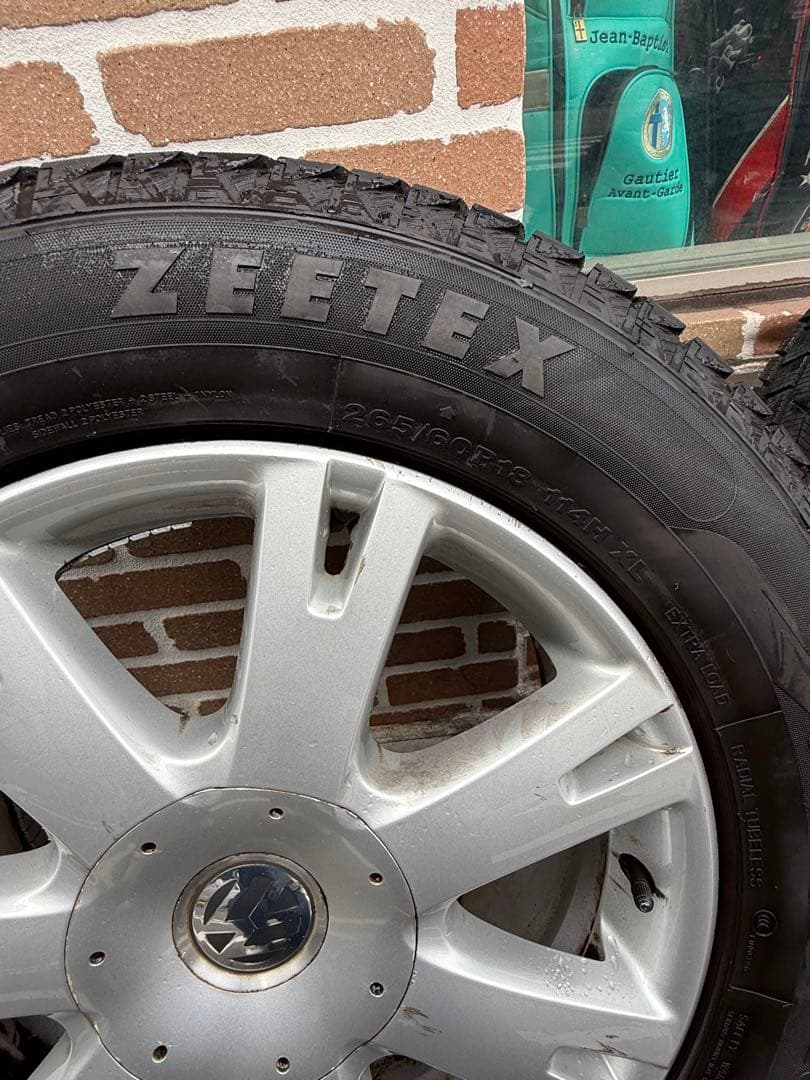 フォルクスワーゲン18インチトゥワレグホイール×スタッドレス 265/60R18