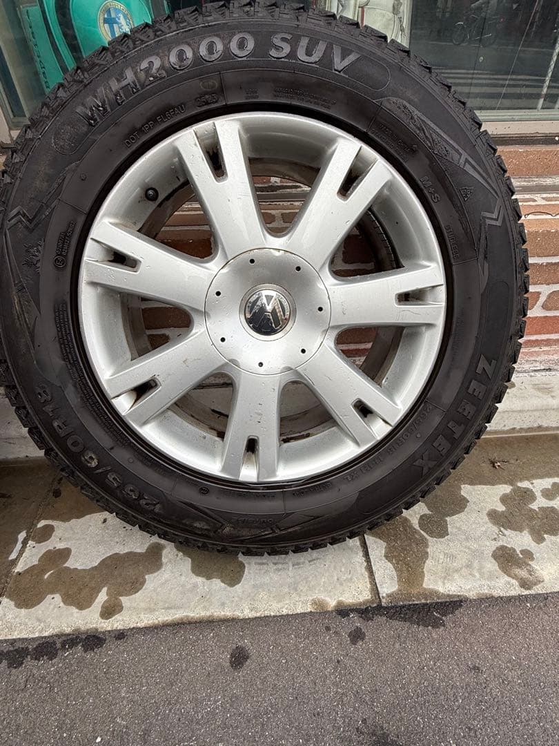 フォルクスワーゲン18インチトゥワレグホイール×スタッドレス 265/60R18