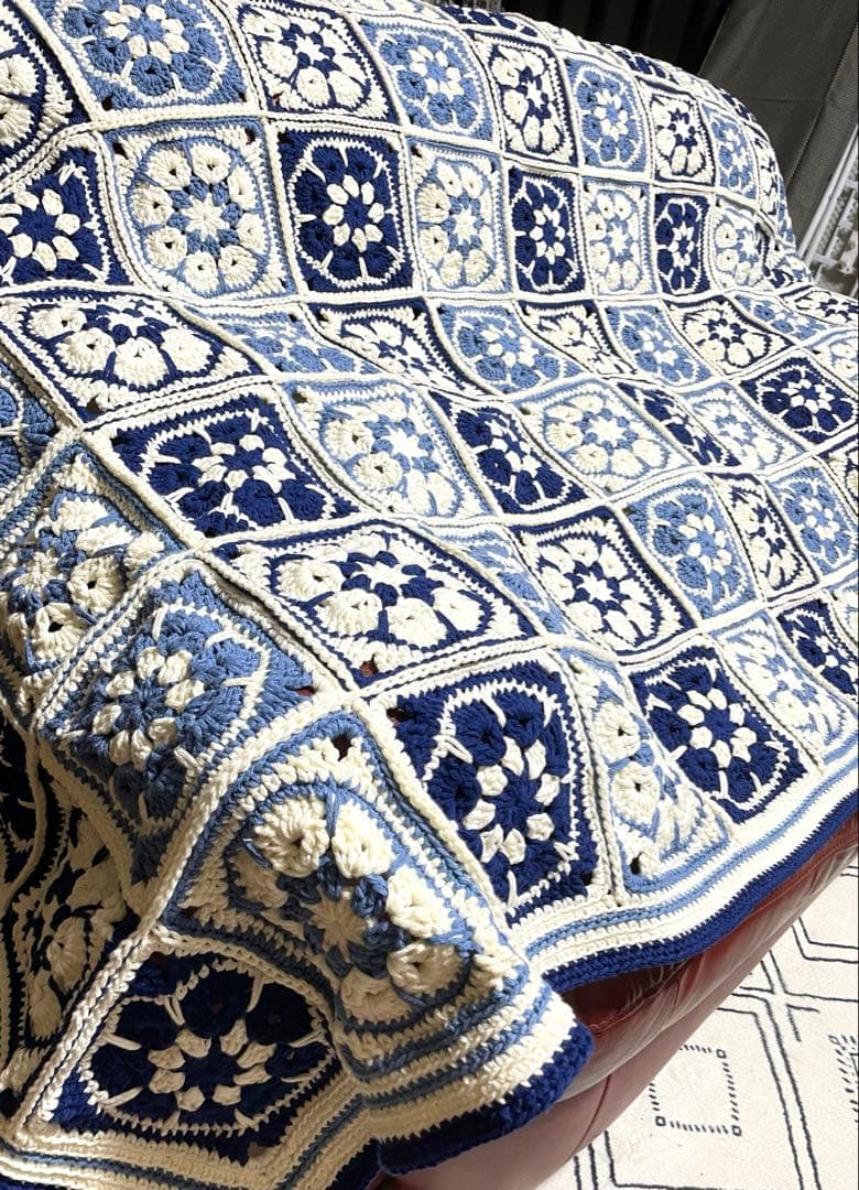 ハンドメイド　マルチカバー　大判サイズ　モチーフつなぎ　アフリカンフラワー