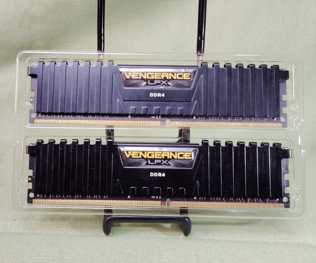 Corsair DDR4 16GBキット 8GB×2枚セット デスクトップメモリ