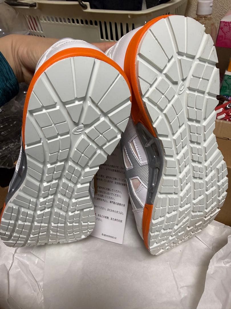 asics ホワイトオレンジ ハイカット安全靴