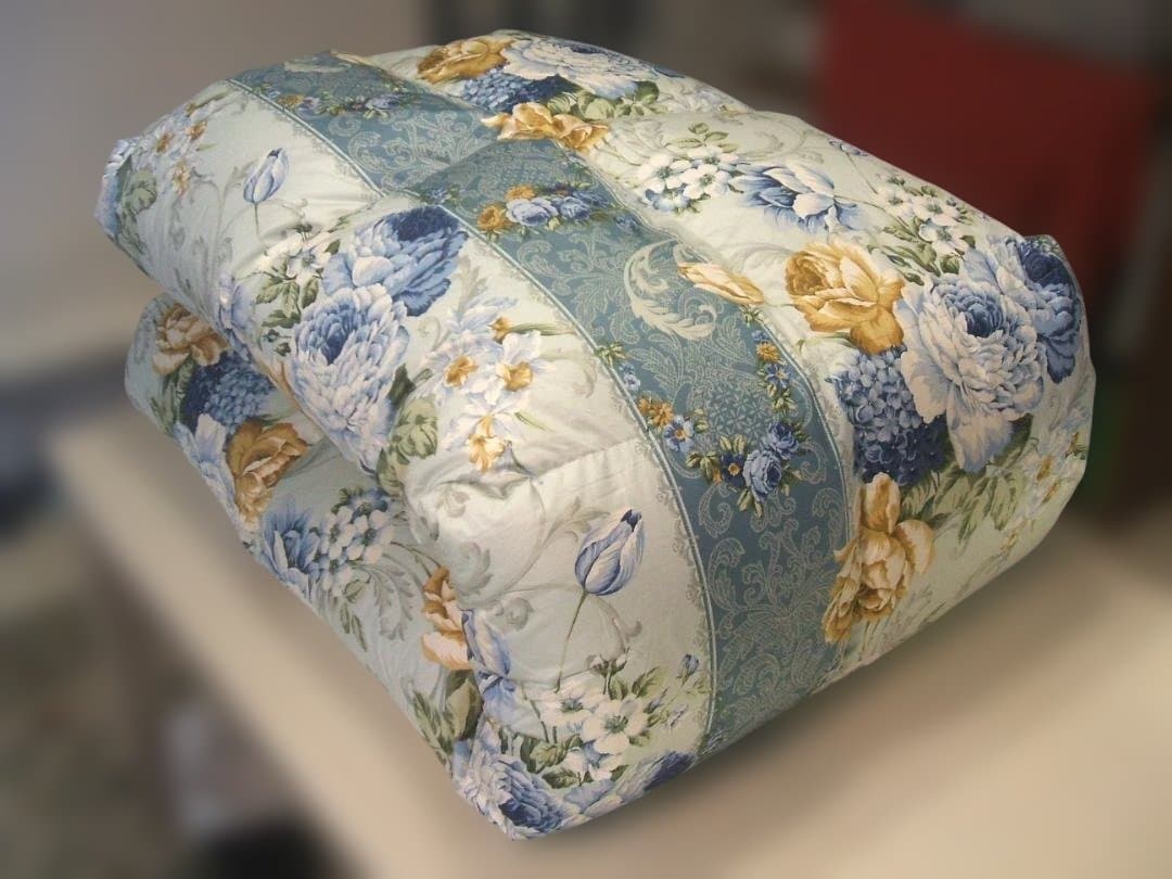 残１点買い得品‼️新品＊ロイヤル＊フランス９３％＊増量１，３キロ＊羽毛布団ＳＢ