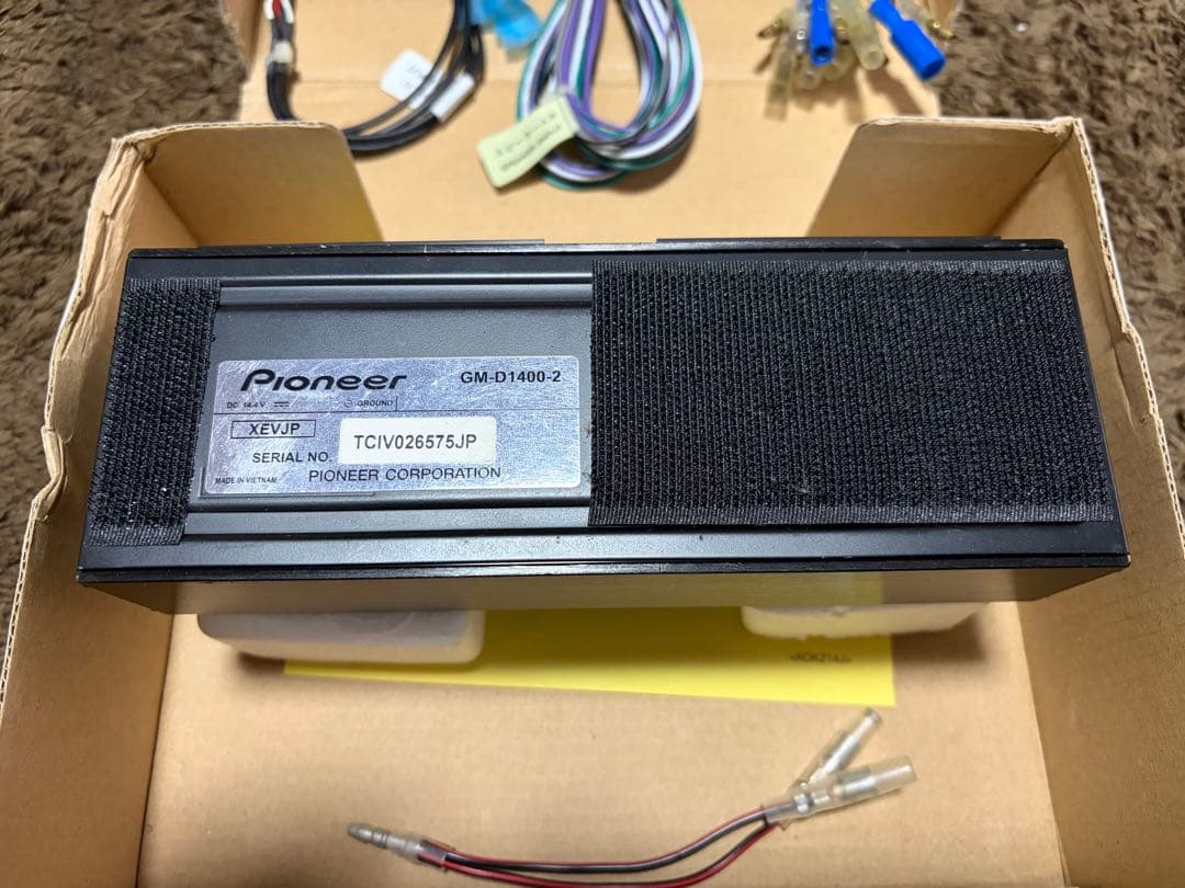 カロッツェリア 小型アンプGM-D1400Ⅱ