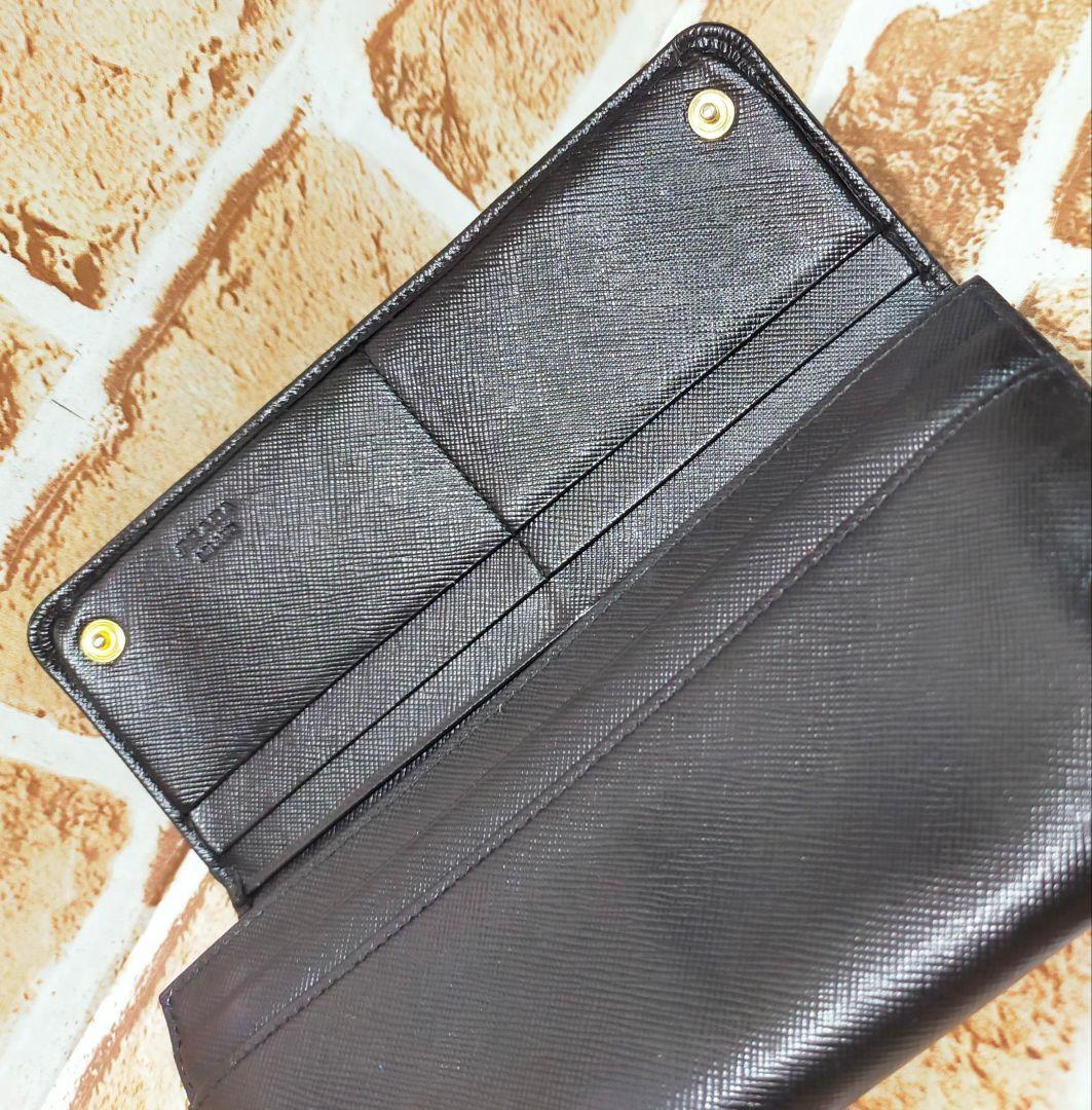 リボン付きブラック長財布