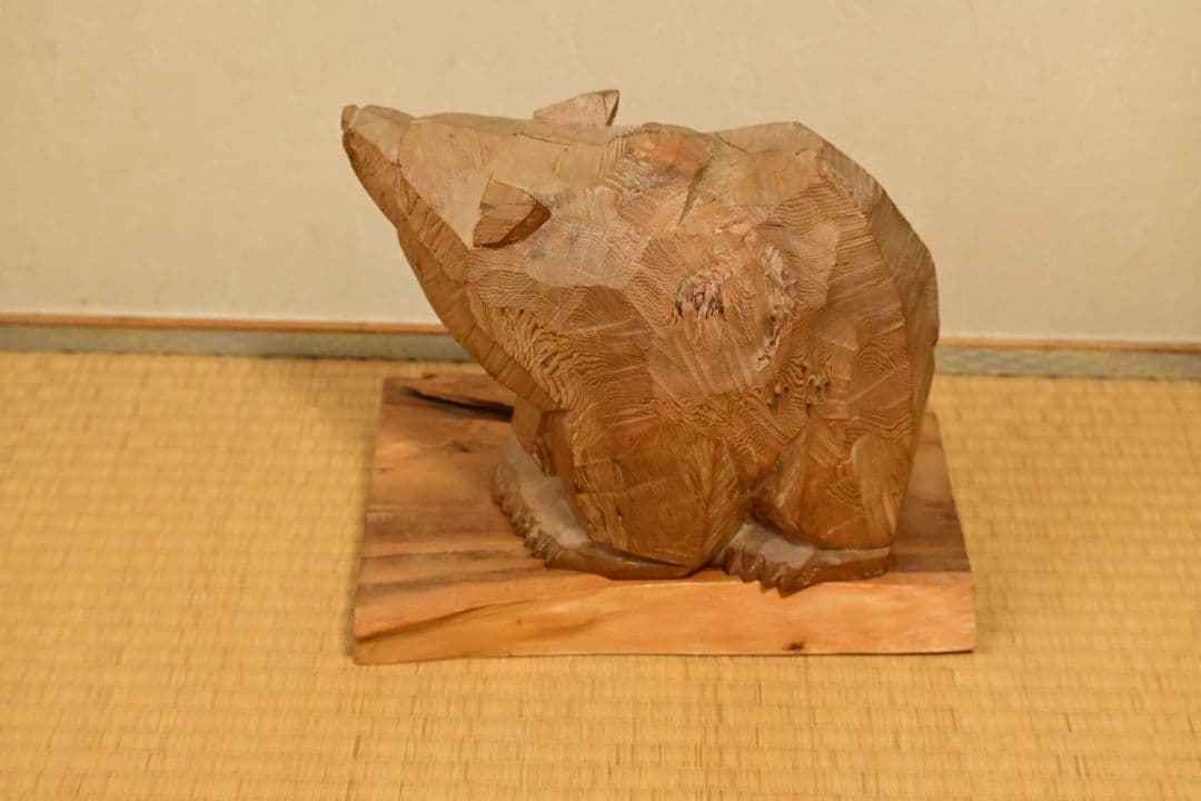 木製クマ彫刻 八雲　木歩　引間二郎