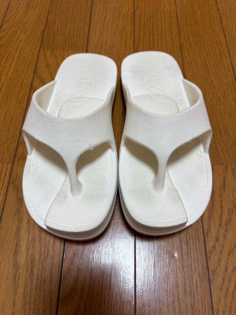 ラクバキ　イージーサンダルホワイト　Mサイズ