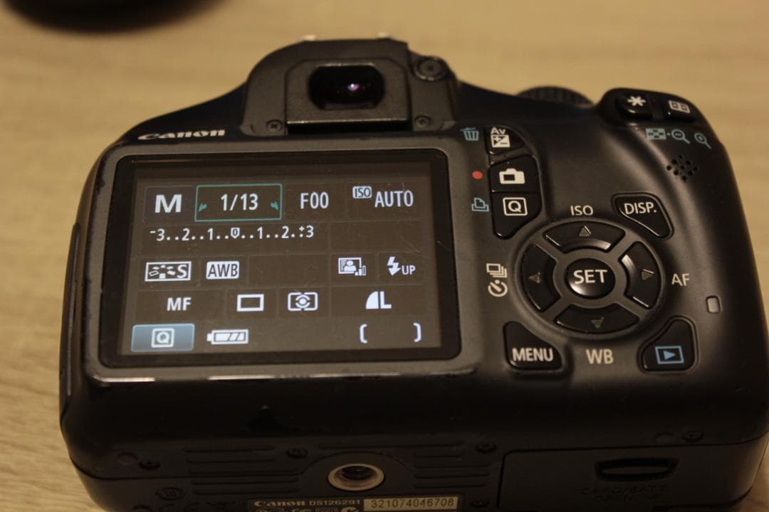 Canon KISS X50 一眼レフカメラ 手振補正、レンズ￼(18-55m)