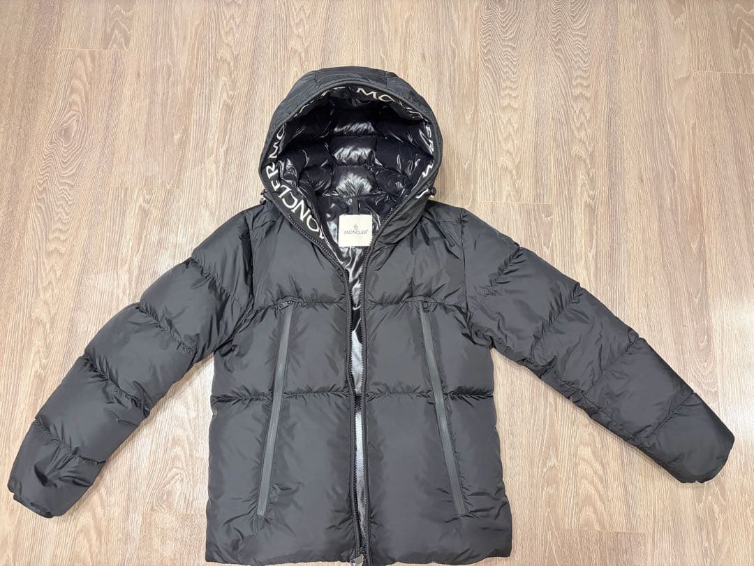 極美品 正規品 MONCLER ブラックダウンジャケット