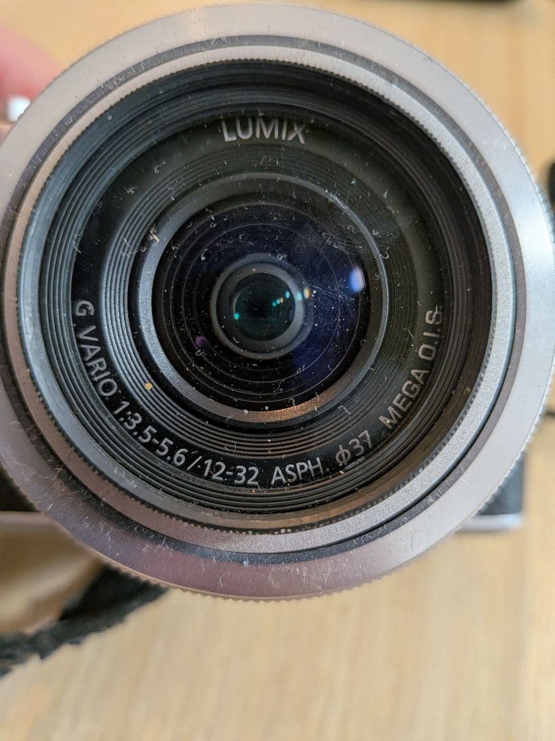 デジカメ　Panasonic LUMIX DMC-GF7 ジャンク品？動作確認☓