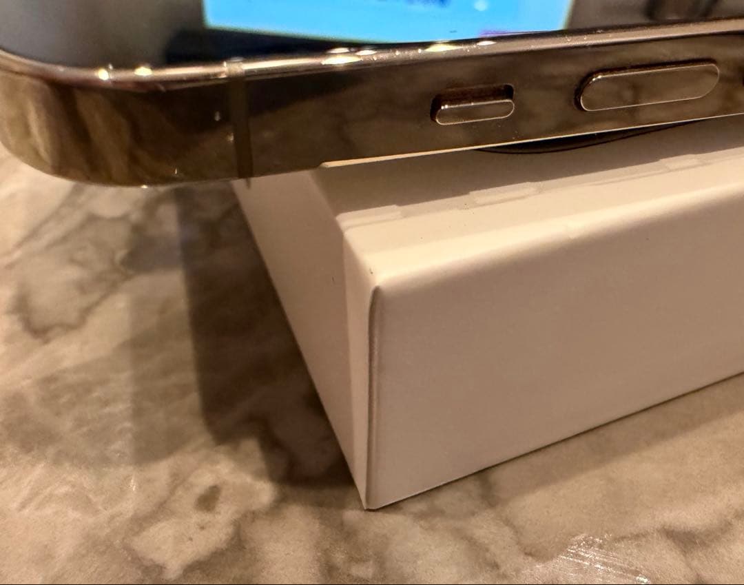 Apple iPhone 14 Pro ゴールド 本体　SIMフリー