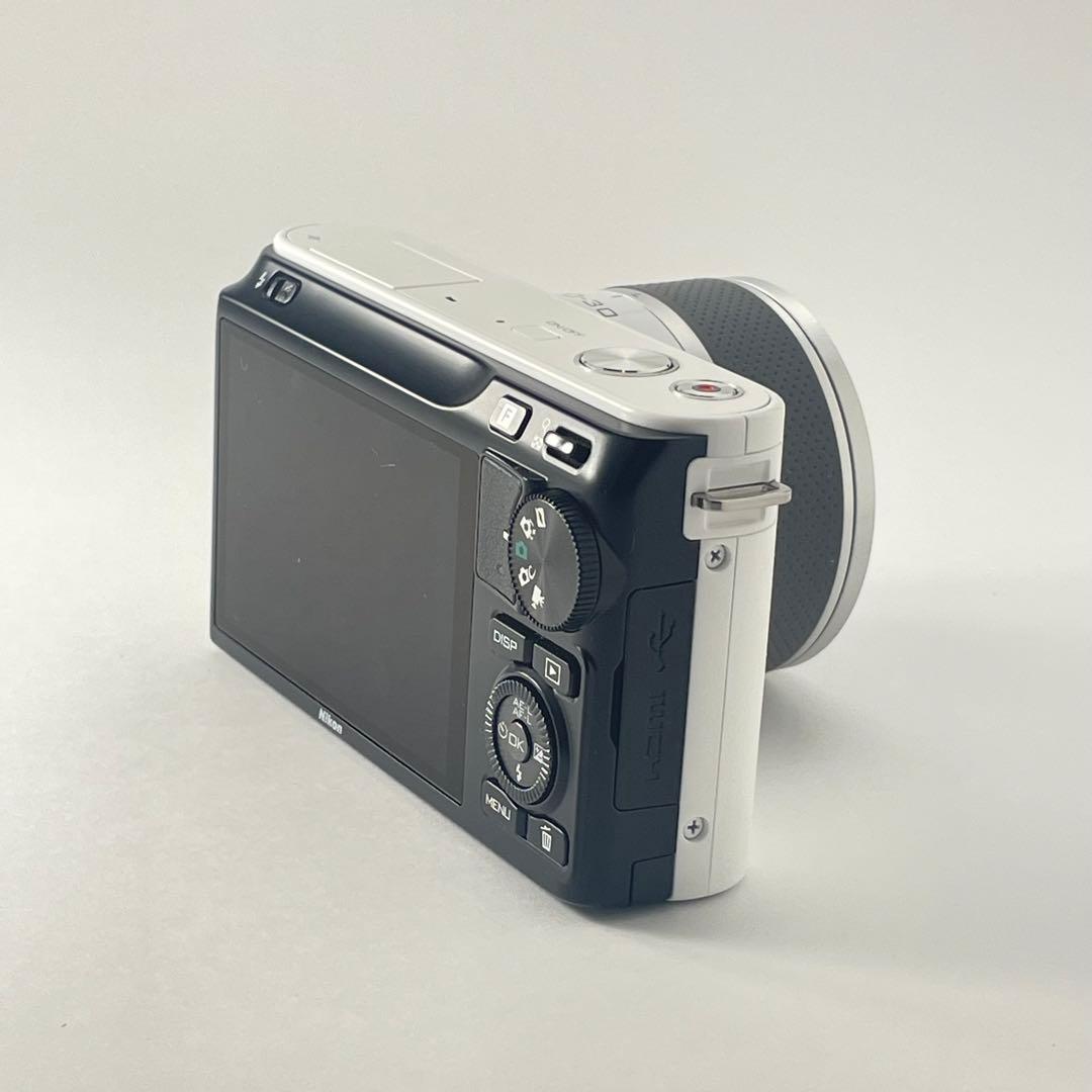【ショット数2000・返品保証】Nikon1 J2 ホワイト レンズキット