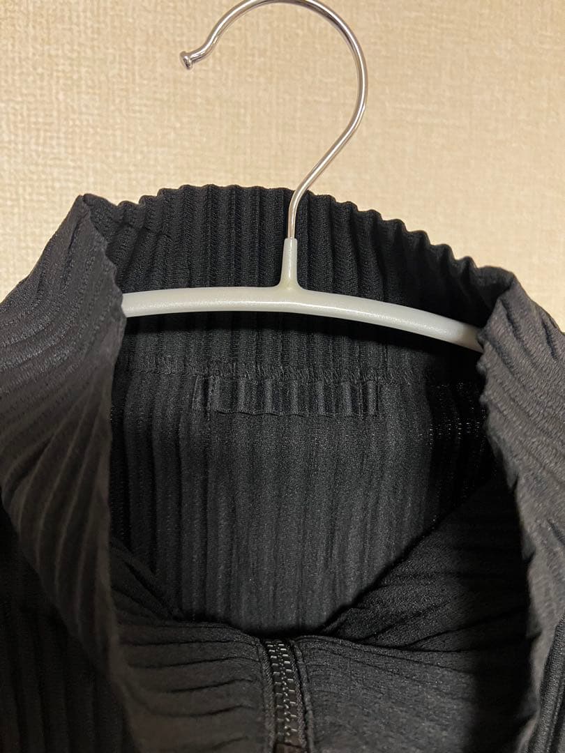 HOMME PLISSÉ ISSEY MIYAKE ブラック ジャケット